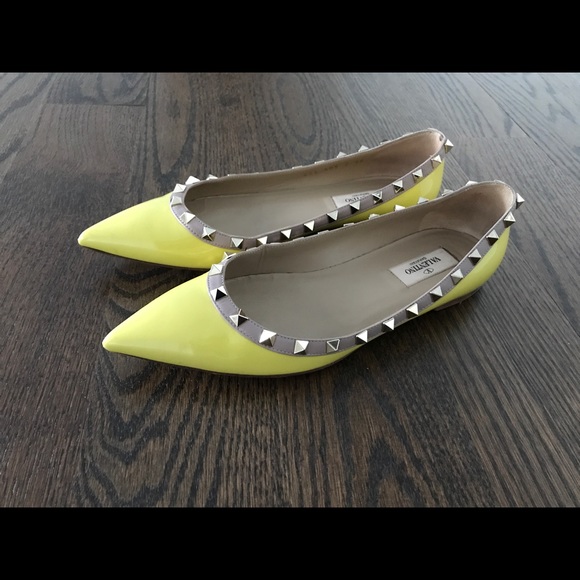 Valentino Yellow Rockstud Patent Ballerina Flats - Picture 8 of 8